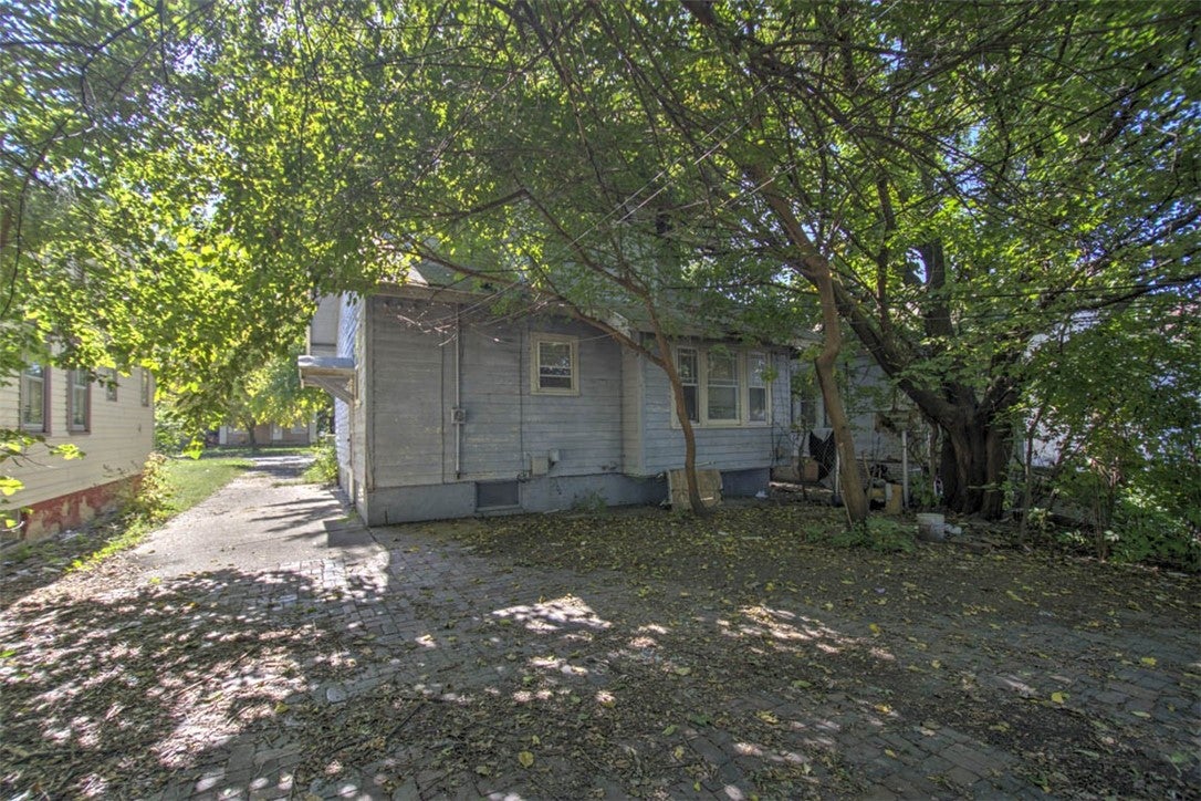 2112 East William Street Decatur, IL 62521 - Photo 5 of 7 Gallery Image 5