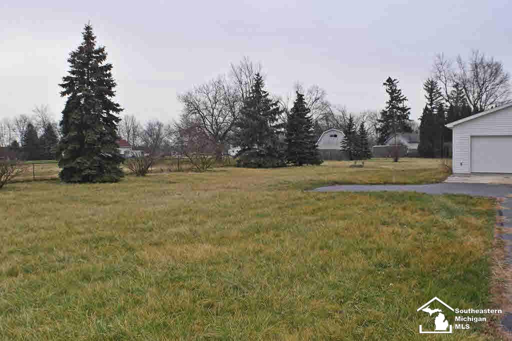539 East Sterns Road Temperance, MI 48182 - Photo 16 of 17 20457283-15.JPG