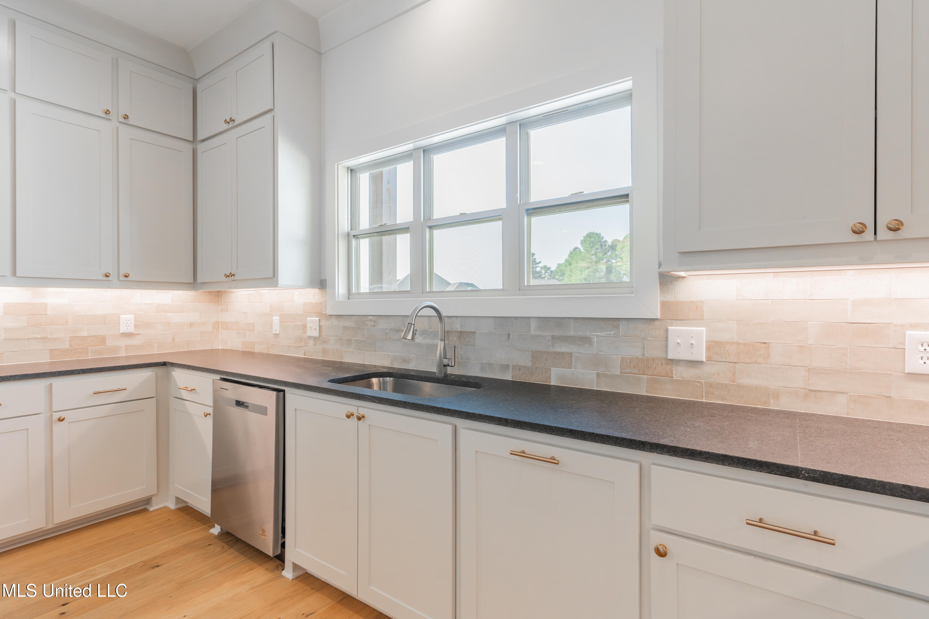 128 Catherine Boulevard Clinton, MS 39056 - Photo 19 of 80 19-Kitchen