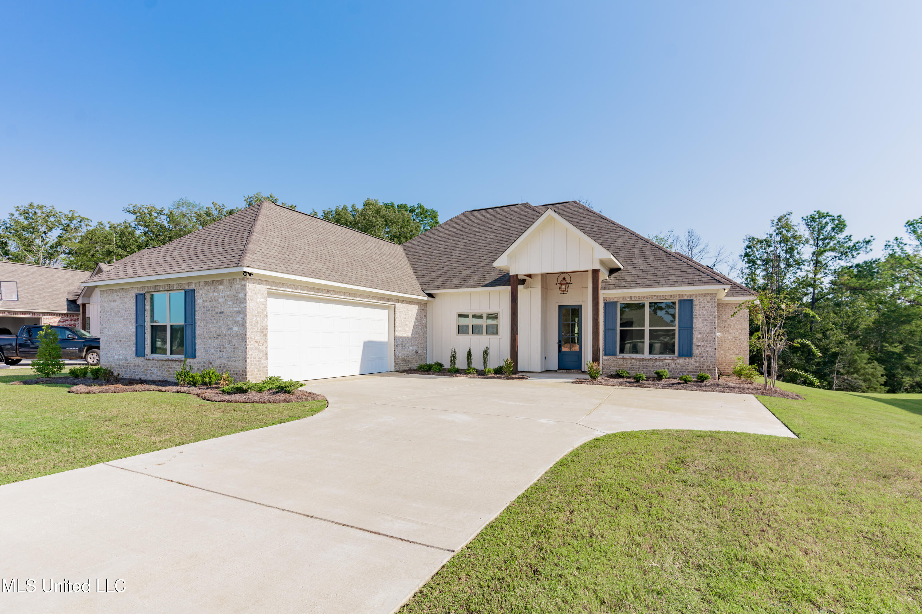 128 Catherine Boulevard Clinton, MS 39056 - Photo 2 of 80 2-Front