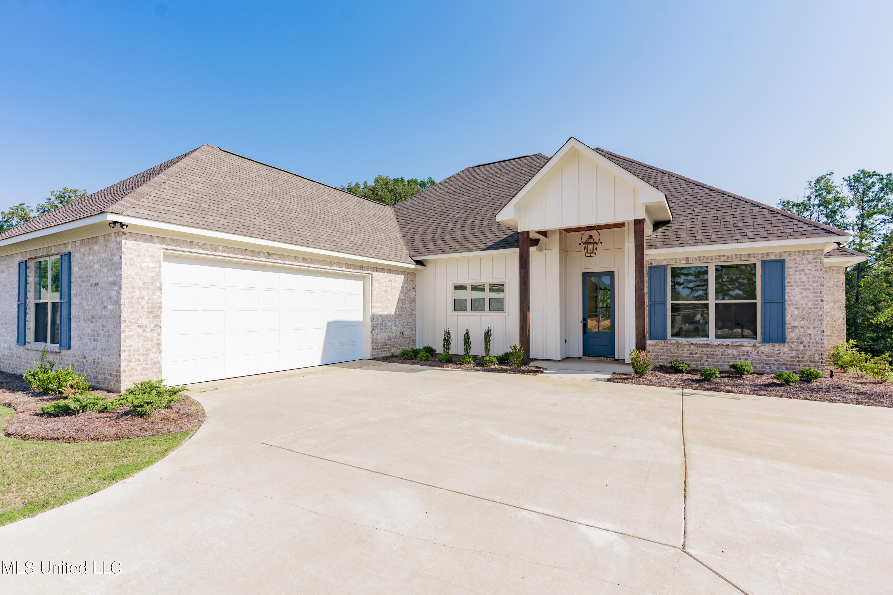 128 Catherine Boulevard Clinton, MS 39056 - Photo 3 of 80 3-Front