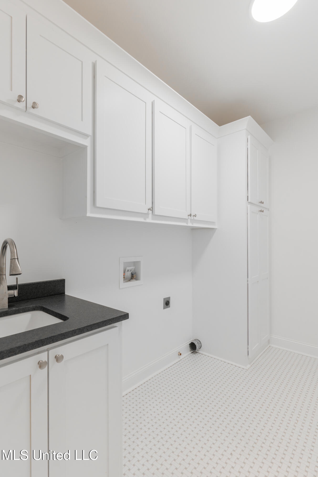 128 Catherine Boulevard Clinton, MS 39056 - Photo 37 of 80 37-LaundryRoom