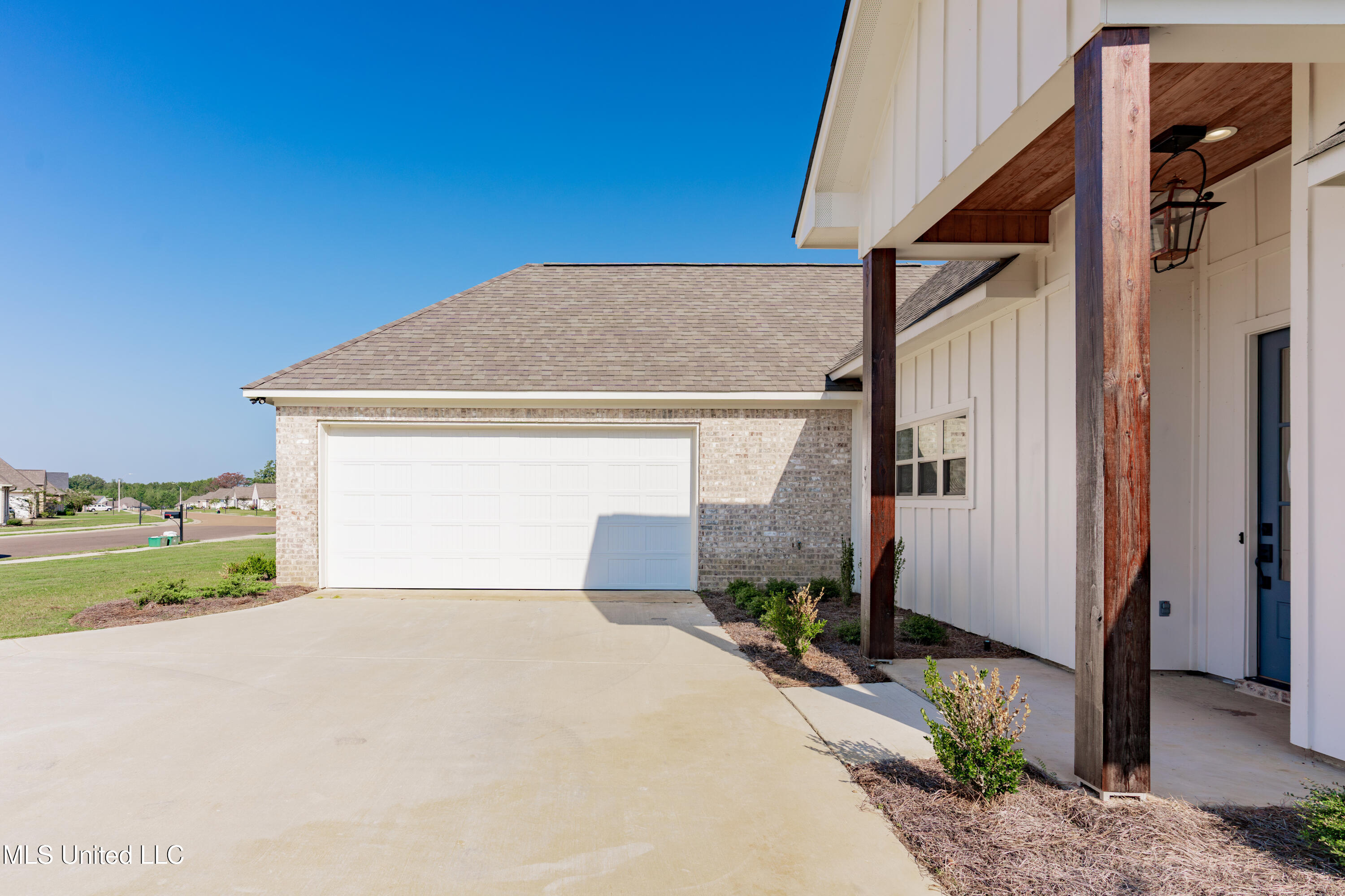 128 Catherine Boulevard Clinton, MS 39056 - Photo 4 of 80 4-Front