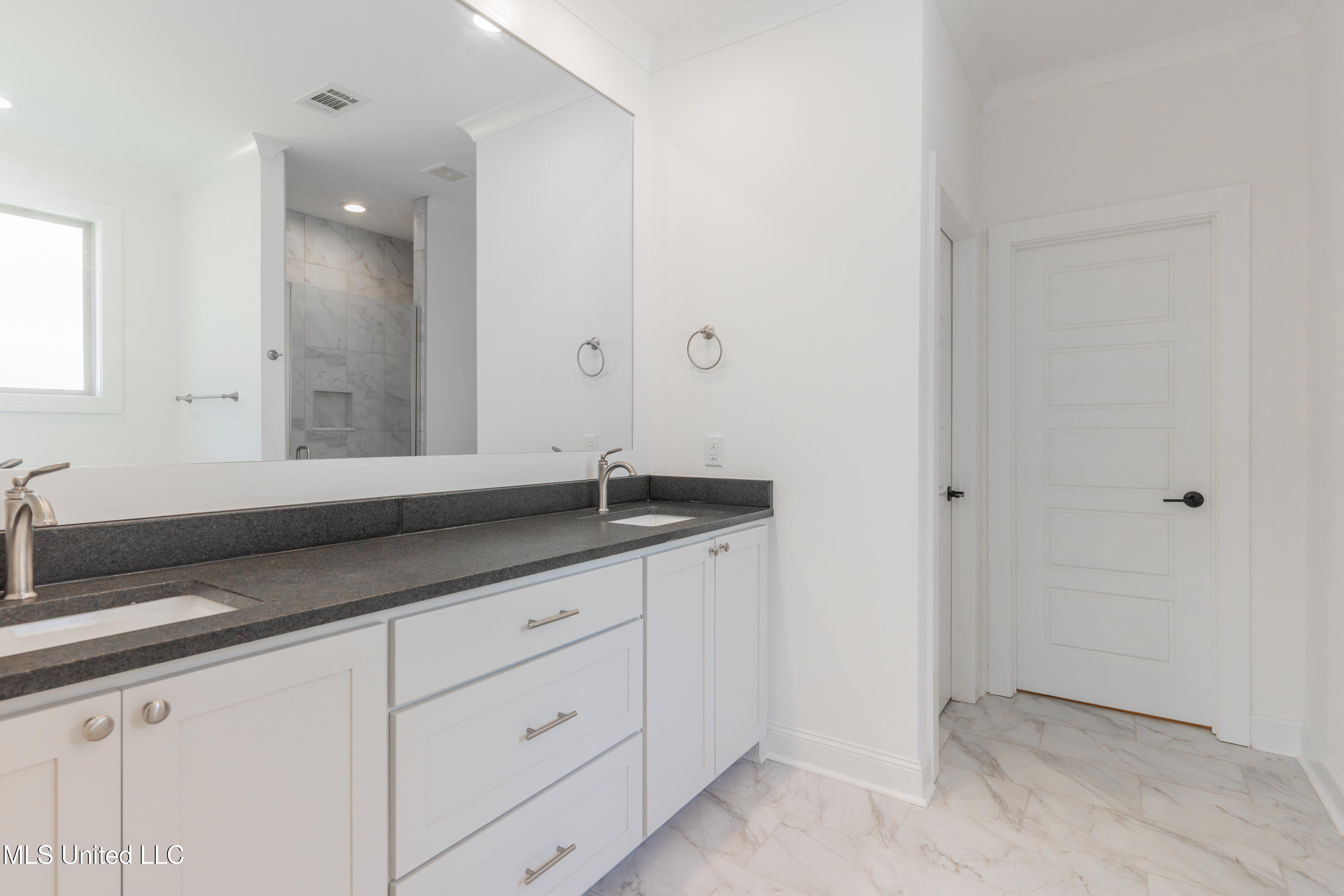 128 Catherine Boulevard Clinton, MS 39056 - Photo 44 of 80 44-PrimaryBathroom