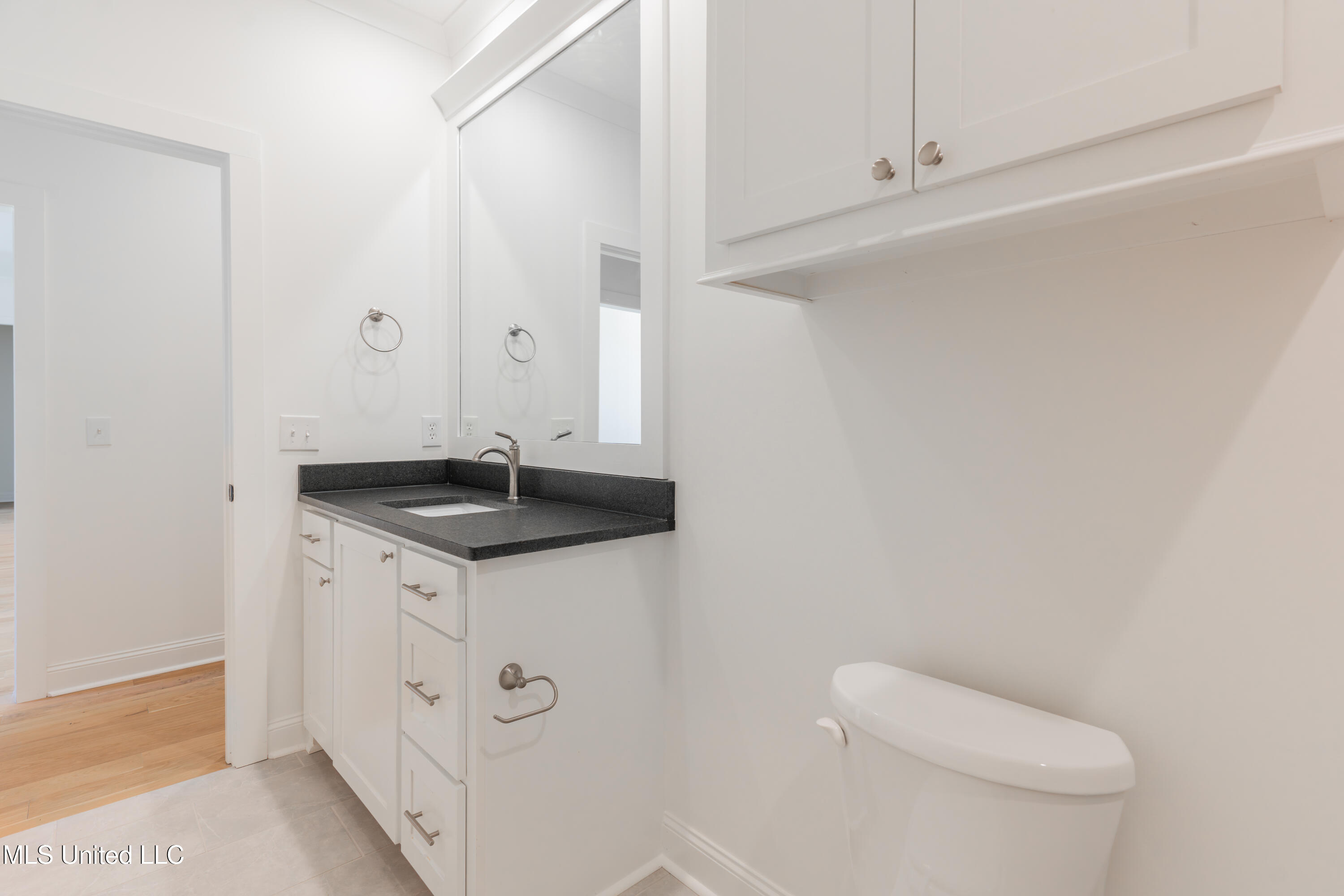 128 Catherine Boulevard Clinton, MS 39056 - Photo 57 of 80 57-HallBathroom.