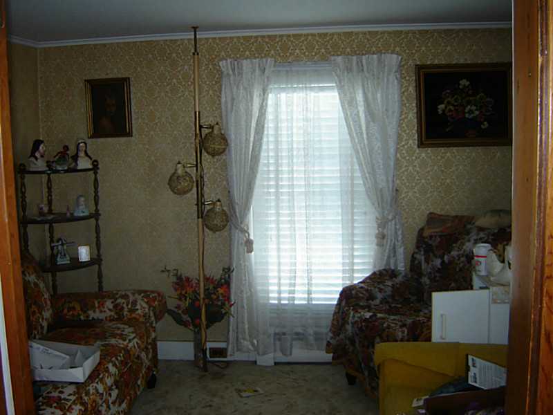 111 Rosemere Road Pawtucket, RI 02861 - Photo 4 of 8 Living Room.
