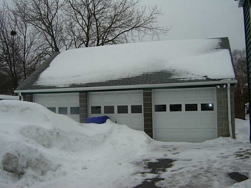 111 Rosemere Road Pawtucket, RI 02861 - Photo 8 of 8 Parking Lot/Garage.