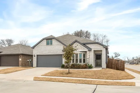 $425,000 | 505 Lucas Lane, Lavon, TX 75166