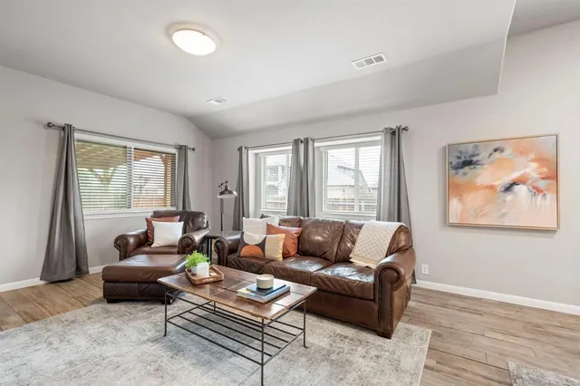 $425,000 | 505 Lucas Lane, Lavon, TX 75166