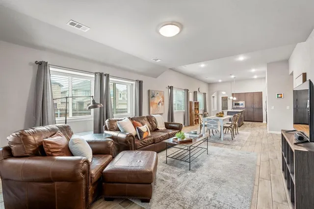 $425,000 | 505 Lucas Lane, Lavon, TX 75166