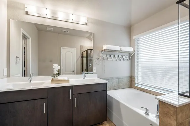 $425,000 | 505 Lucas Lane, Lavon, TX 75166