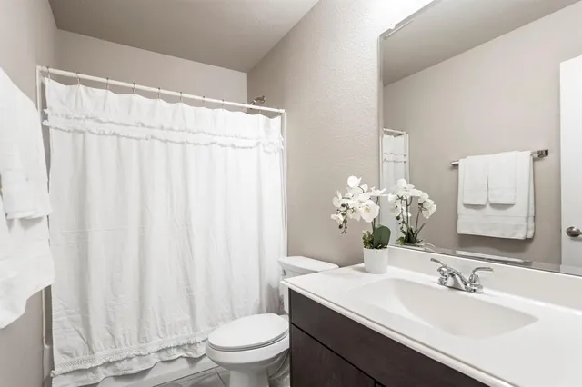 $425,000 | 505 Lucas Lane, Lavon, TX 75166