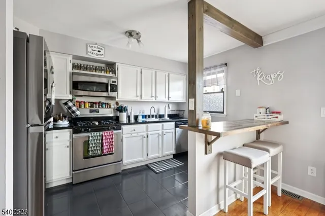 $325,000 | 15 Lakeview Terrace, Sussex, NJ 07461