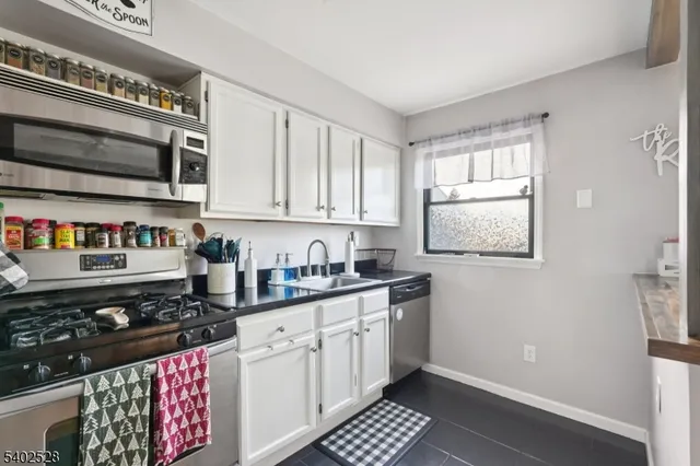 $325,000 | 15 Lakeview Terrace, Sussex, NJ 07461