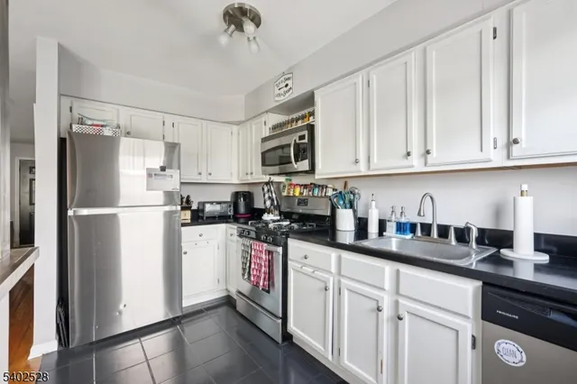 $325,000 | 15 Lakeview Terrace, Sussex, NJ 07461