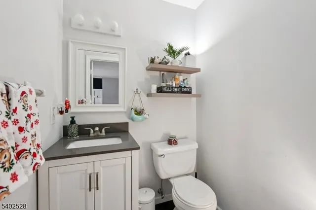 $325,000 | 15 Lakeview Terrace, Sussex, NJ 07461