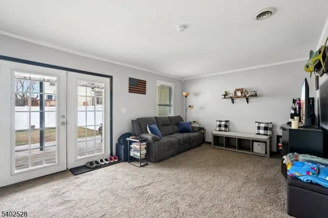 $325,000 | 15 Lakeview Terrace, Sussex, NJ 07461