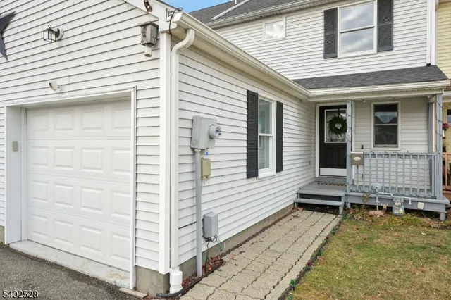 $325,000 | 15 Lakeview Terrace, Sussex, NJ 07461