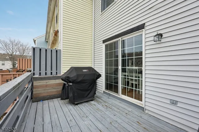 $325,000 | 15 Lakeview Terrace, Sussex, NJ 07461