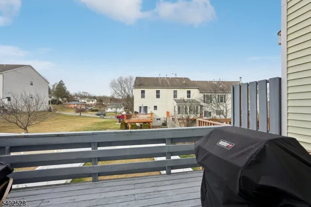 $325,000 | 15 Lakeview Terrace, Sussex, NJ 07461