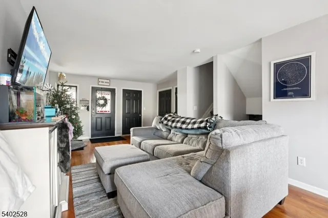 $325,000 | 15 Lakeview Terrace, Sussex, NJ 07461