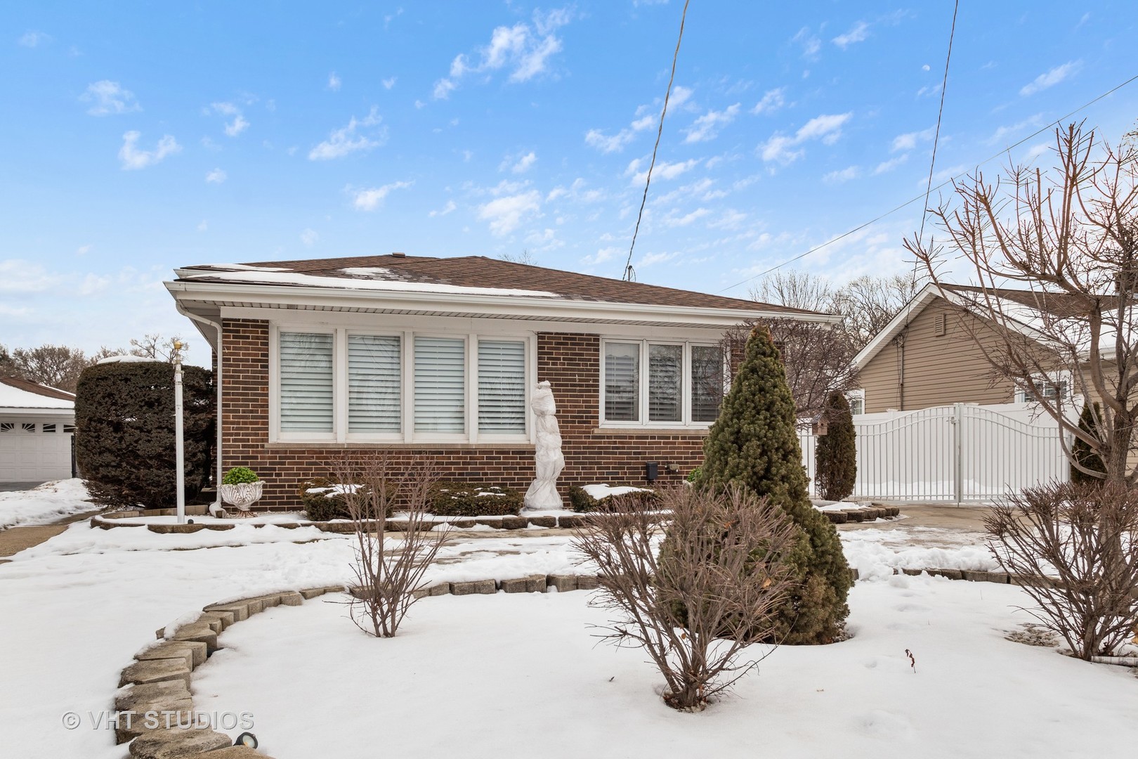a house view with a outdoor space