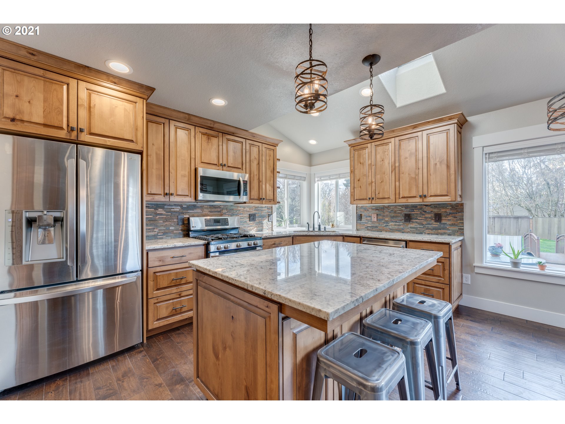2486 Debok Road West Linn, OR 97068 - Photo 11 of 32 Kitchen