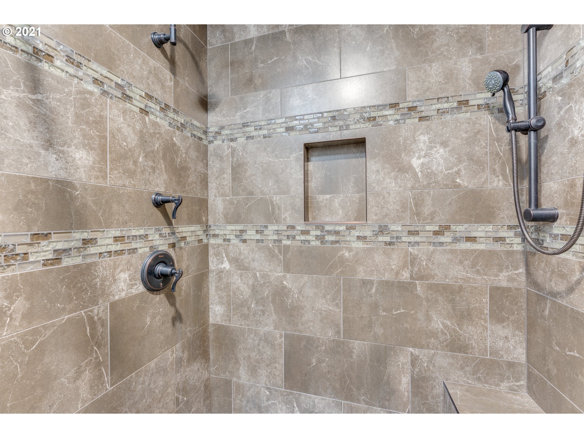 2486 Debok Road West Linn, OR 97068 - Photo 19 of 32 Bathroom, Attached