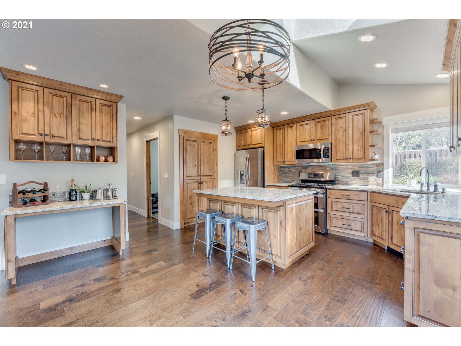 2486 Debok Road West Linn, OR 97068 - Photo 10 of 32 Kitchen