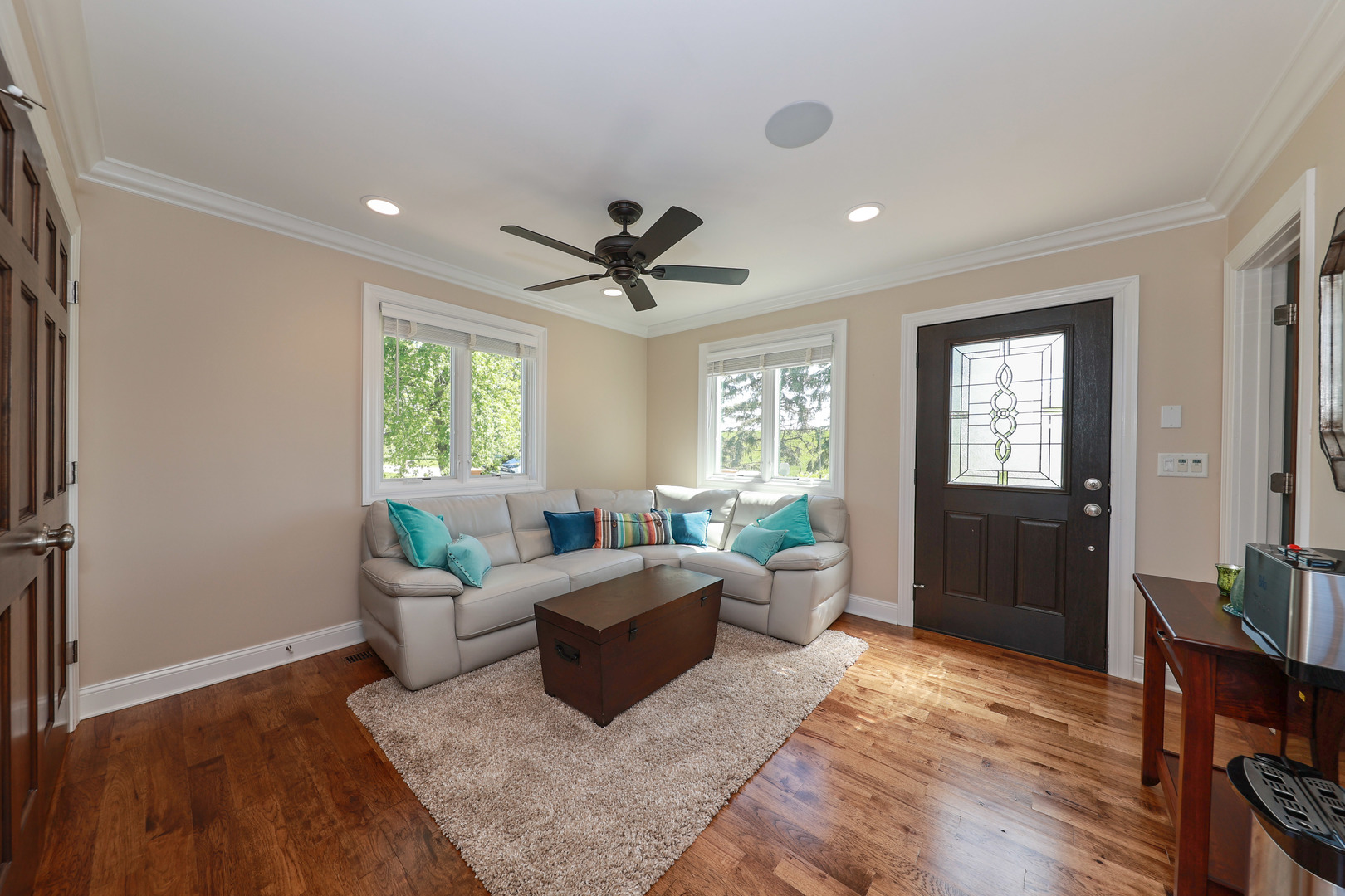 26000 Cottage Road Wilmington, IL 60481 - Photo 16 of 31 a living room with furniture and a window