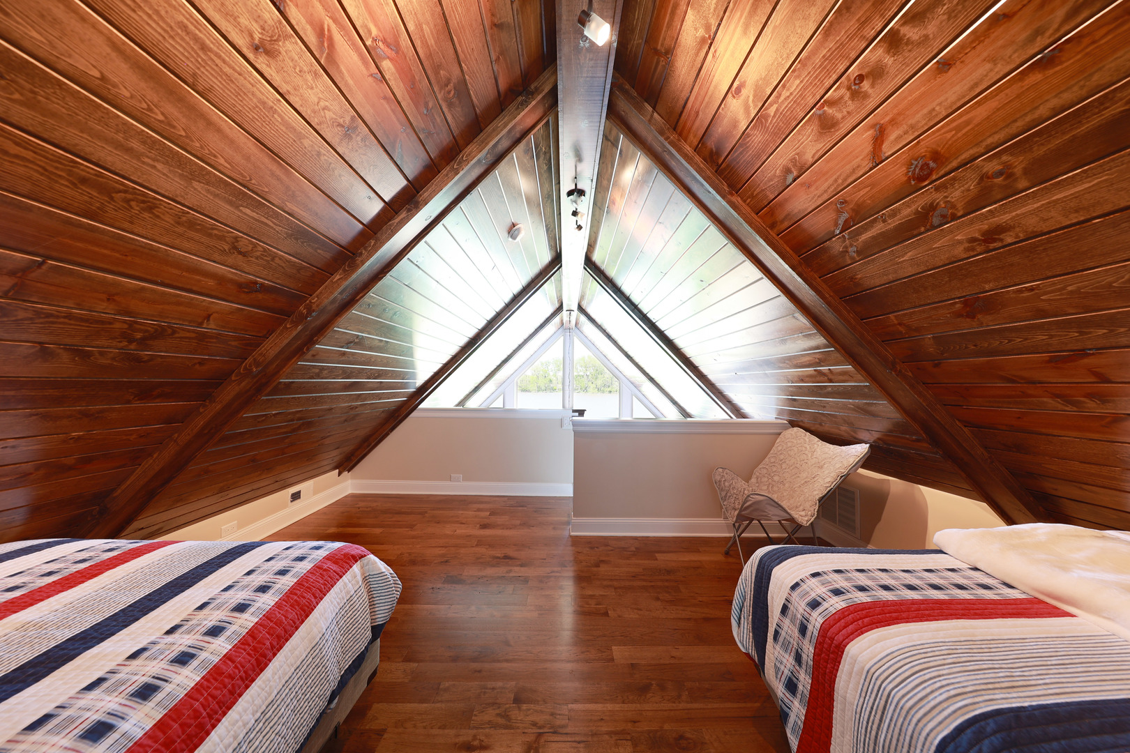 26000 Cottage Road Wilmington, IL 60481 - Photo 26 of 31 a view of bedroom and bedroom