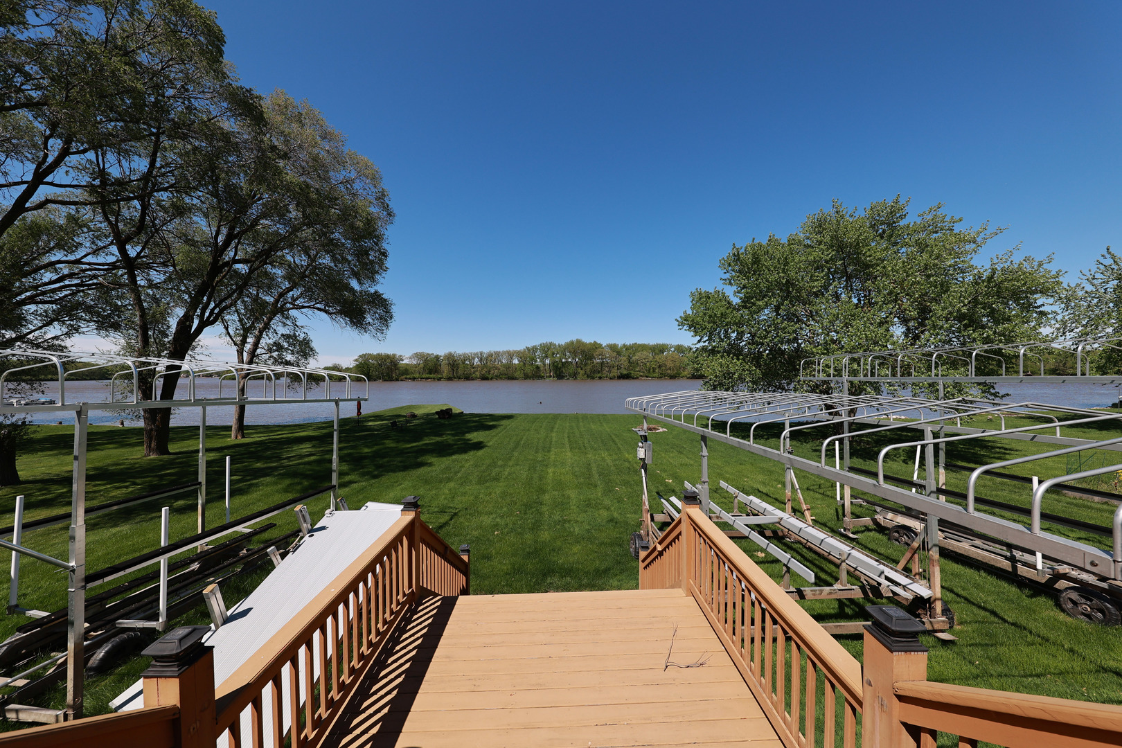 26000 Cottage Road Wilmington, IL 60481 - Photo 28 of 31 a view of a balcony with lake view