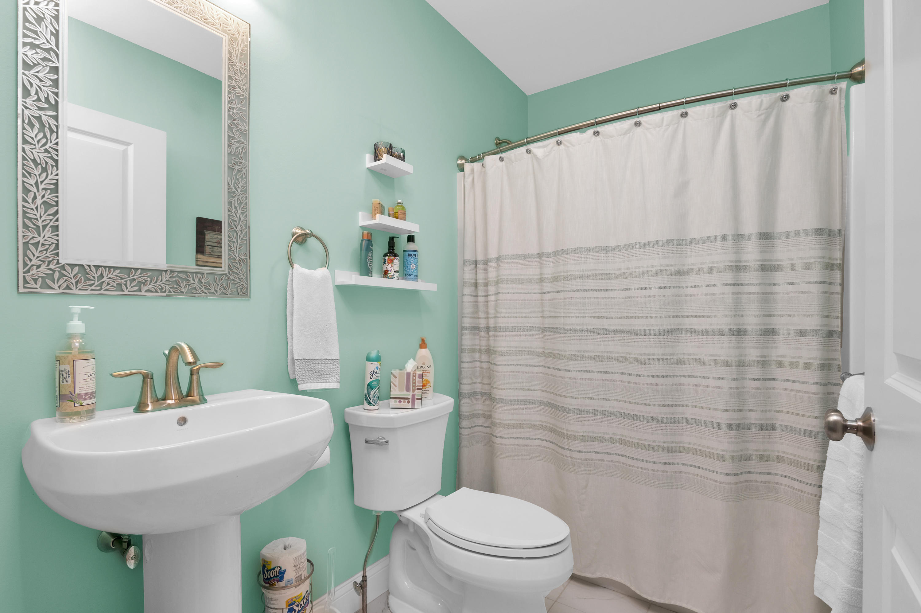 34 Chestnut Heights Road Gray, ME 04039 - Photo 19 of 43 34_chestnut_interior-3