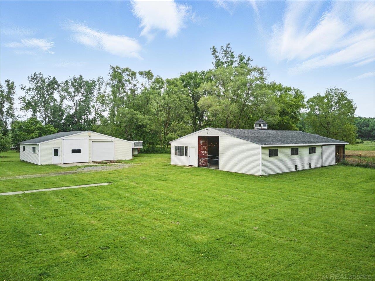 13485 South Block Road Birch Run, MI 48415 - Photo 40 of 61 50205356-4de054f4-9a2c-481f-937c-84c3d6fd3646.JPG