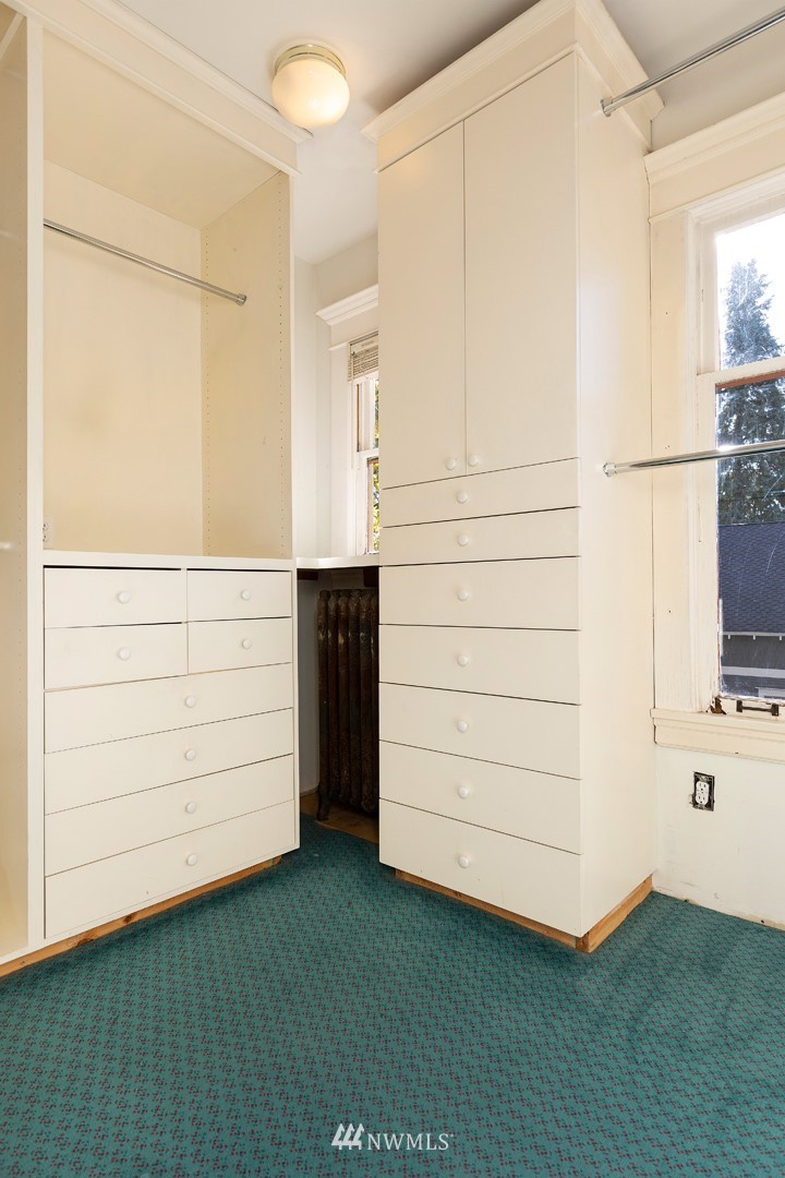 4233 Meridian Avenue North Seattle, WA 98103 - Photo 24 of 40