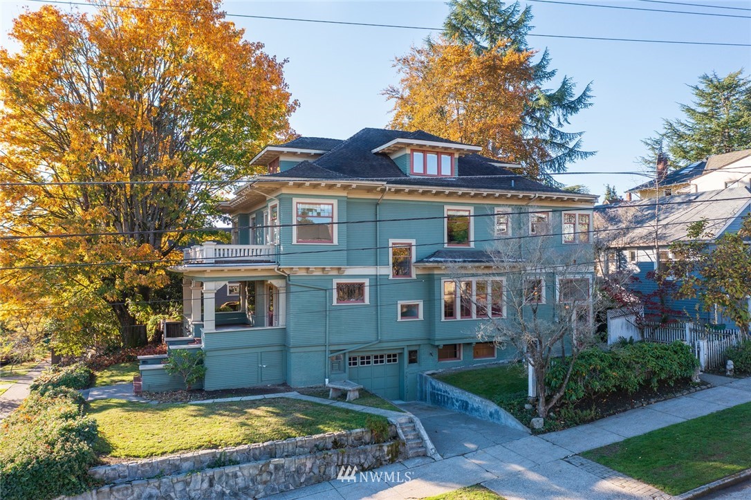 4233 Meridian Avenue North Seattle, WA 98103 - Photo 40 of 40 a view of a house with a swimming pool