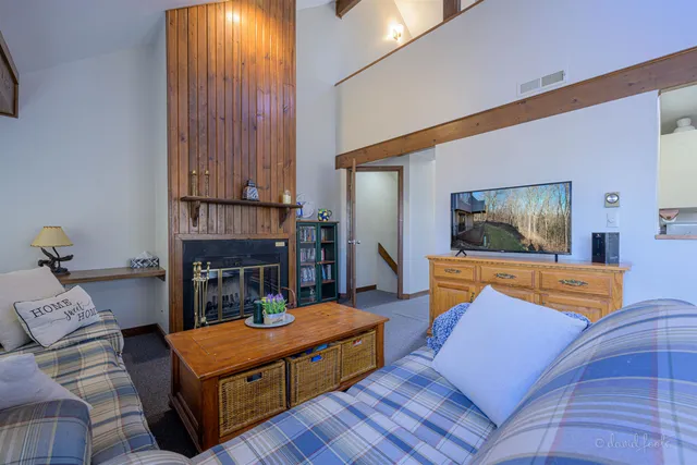 $199,000 | 19 Cedar Bluff Lane, Galena, IL 61036