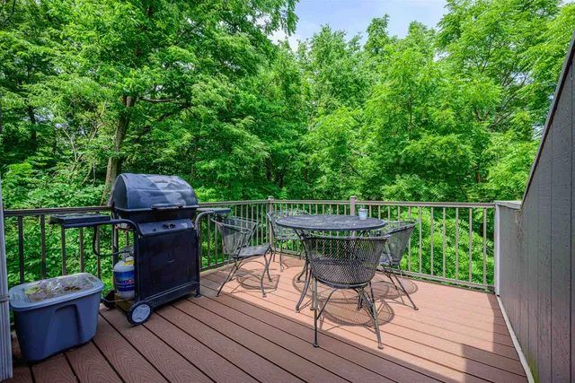 $199,000 | 19 Cedar Bluff Lane, Galena, IL 61036