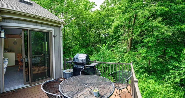 $199,000 | 19 Cedar Bluff Lane, Galena, IL 61036