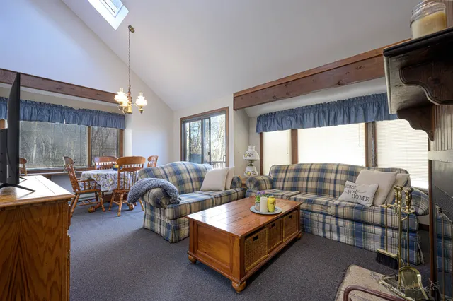 $199,000 | 19 Cedar Bluff Lane, Galena, IL 61036