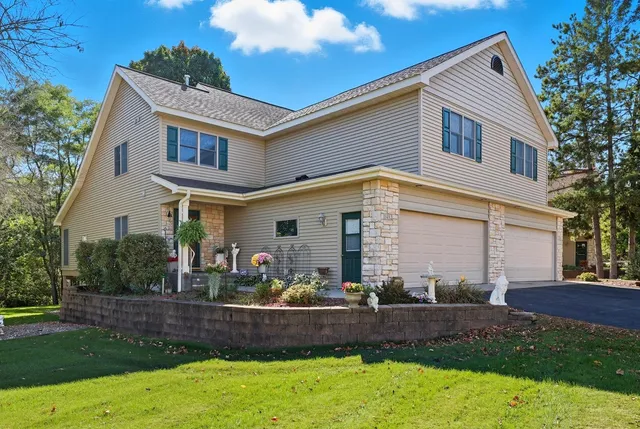 $429,900 | 1482 Riverside Drive, Unit 1482, River Falls, WI 54022