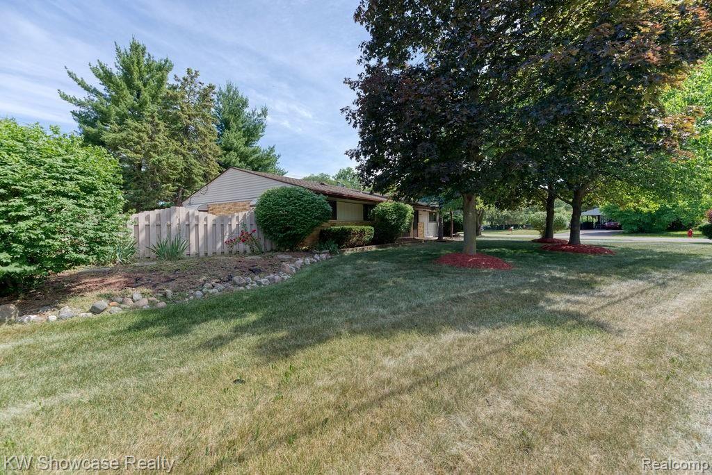 41040 West 10 Mile Road Novi, MI 48375 - Photo 3 of 27 41040W10Mile-23.jpg