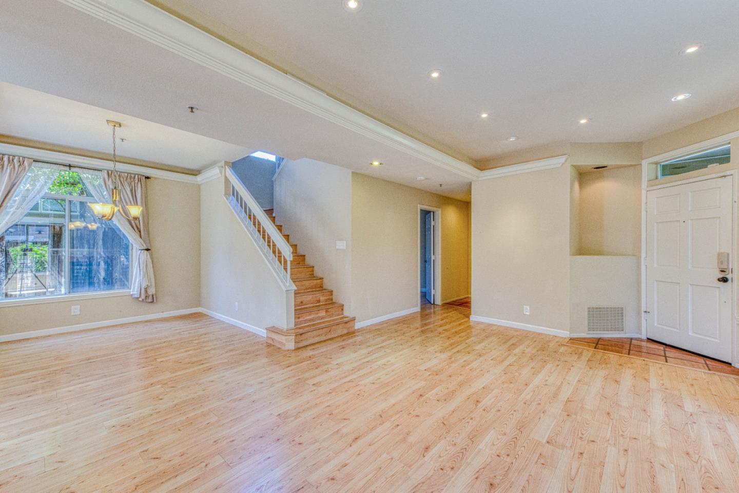21041 Country Park Road Salinas, CA 93908 - Photo 4 of 34