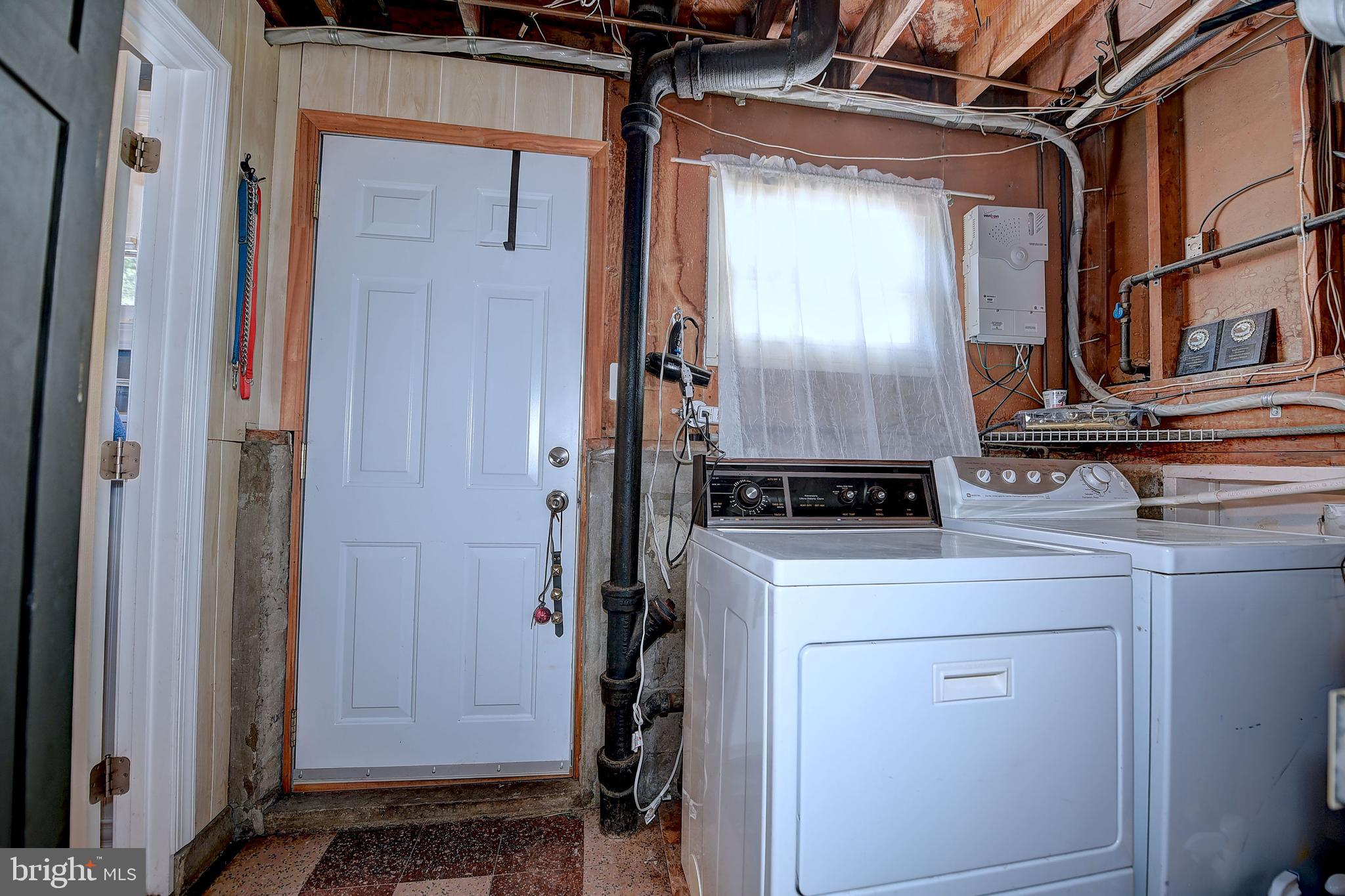 9104 Orbitan Road Baltimore, MD 21234 - Photo 24 of 33 Laundry