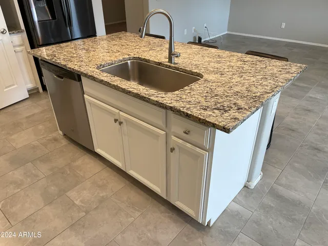 a close view of sink and tap