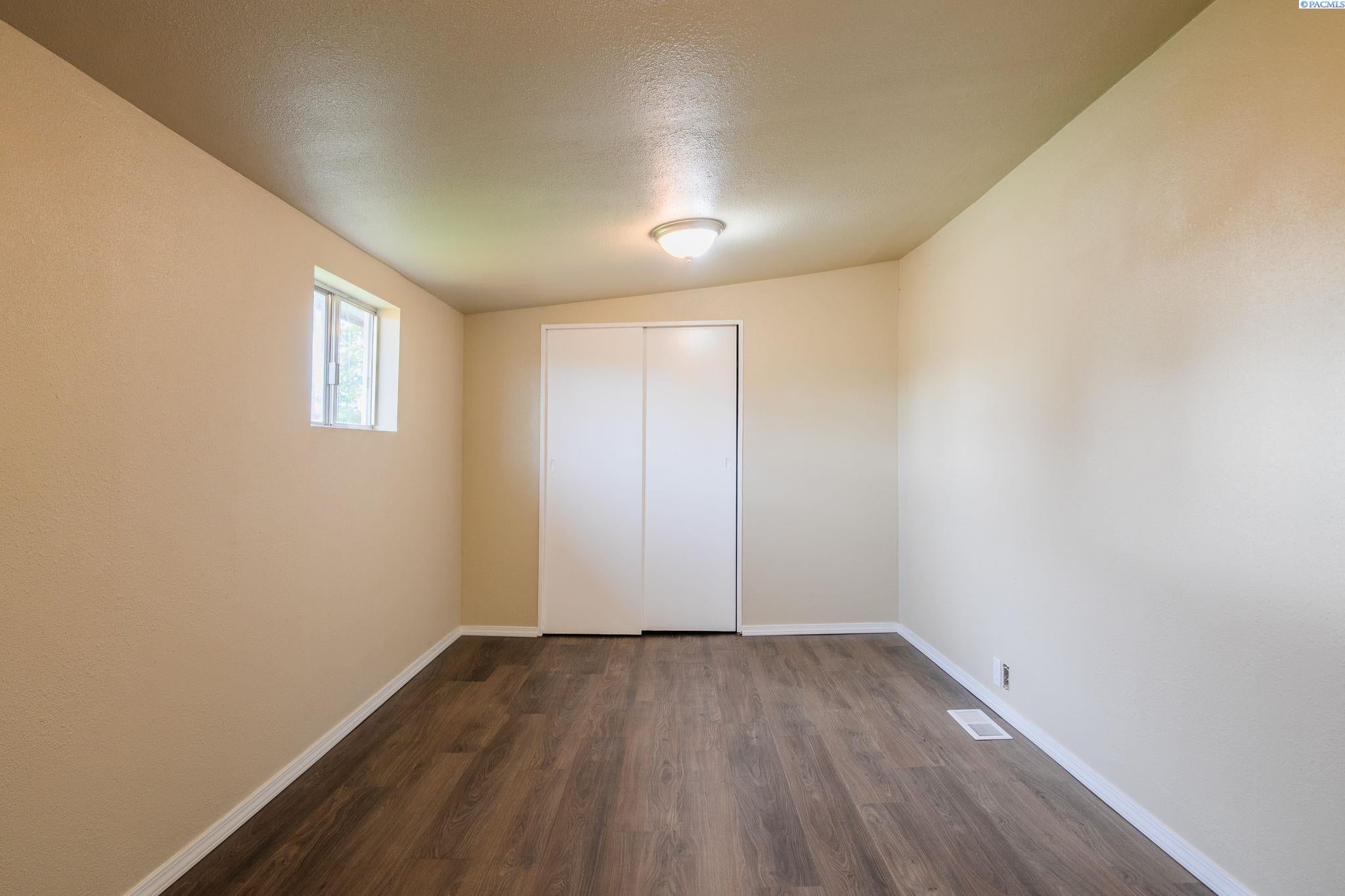 581 Grandview Pavement Road Grandview, WA 98930 - Photo 17 of 31 Gallery Image 17