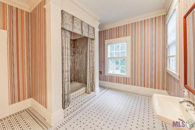 $2,300,000 | 4084 Highway 311, Houma, LA 70360