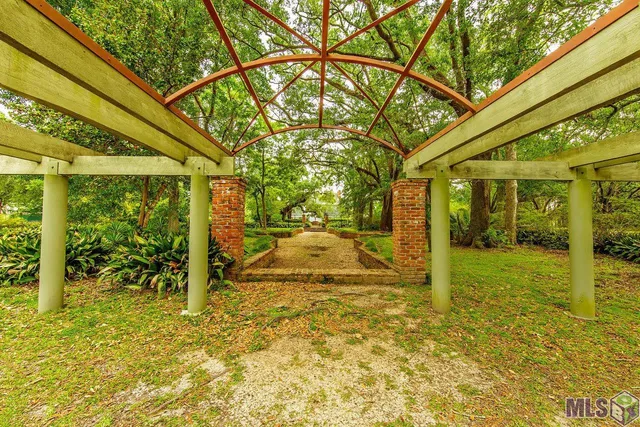 $2,300,000 | 4084 Highway 311, Houma, LA 70360