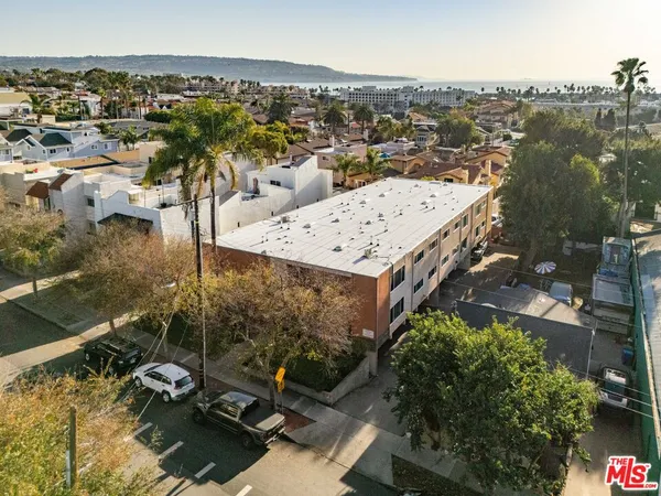 $6,100,000 | 525 North Francisca Avenue, Redondo Beach, CA 90277