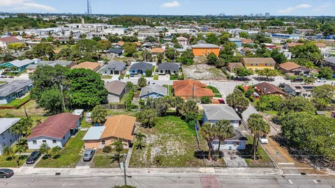 $120,000 | 1204 West 35th Street, Riviera Beach, FL 33404